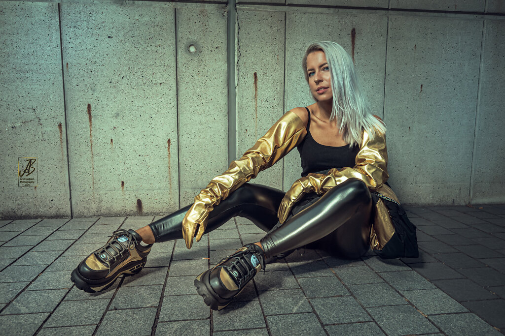 20220514-Nadine-Urban-Biker-Buffalo-Gold-2-WEB-Quer-DSC08879.jpg